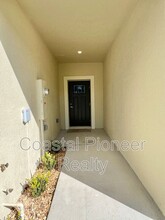 2570 Sunray Venus Wy in Ruskin, FL - Foto de edificio - Building Photo