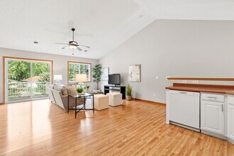 5423 Elm Grove Ave in Minneapolis, MN - Building Photo - Building Photo