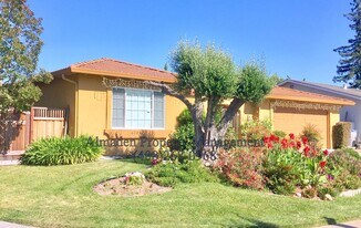 6106 Vía De Las Abejas in San Jose, CA - Building Photo