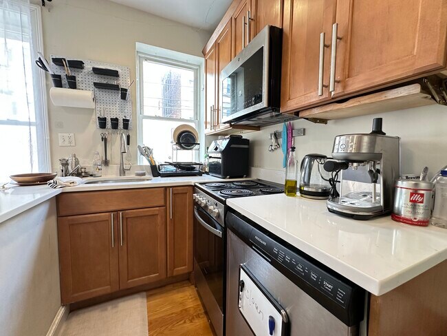 836 Huntington Ave, Unit 1 in Boston, MA - Building Photo - Building Photo
