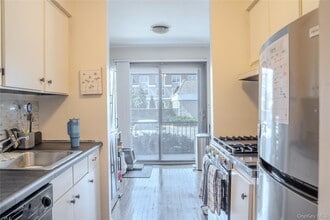 210 Fulton St in Farmingdale, NY - Building Photo - Building Photo