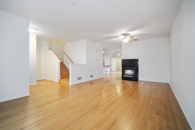 1950 Beaumont Pl in Northbrook, IL - Building Photo - Building Photo