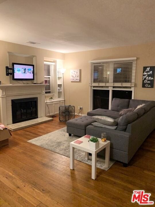 8318 Altavan Ave in Los Angeles, CA - Building Photo - Building Photo