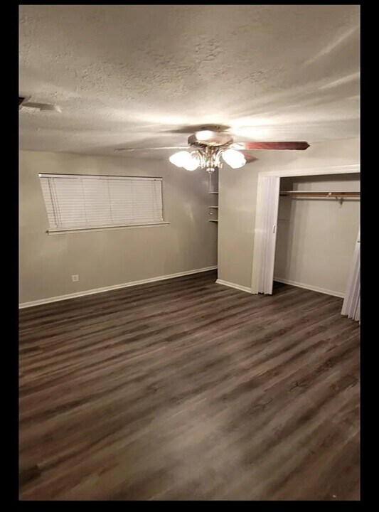 222 Cool Cove in Montgomery, TX - Building Photo