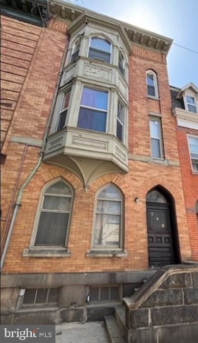 property at 140 E Philadelphia St