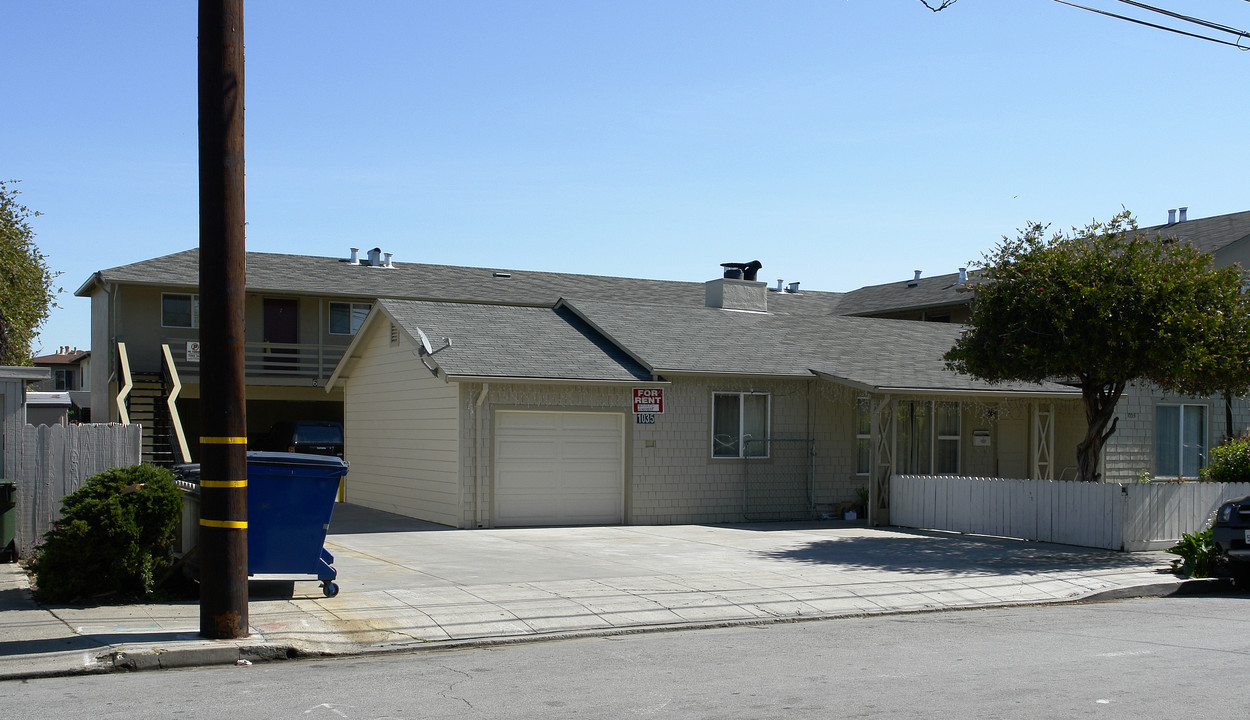 1035 Adams St in Redwood City, CA - Building Photo