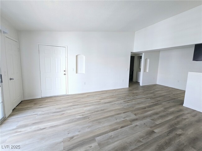 3318 N Decatur Blvd in Las Vegas, NV - Building Photo - Building Photo