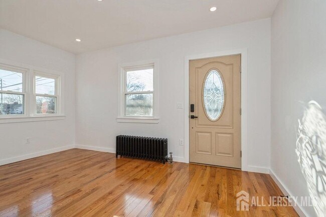 487 S Pine Ave in Sayreville, NJ - Building Photo - Building Photo