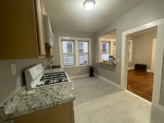 415 Kerrigan Blvd, Unit 1R in Newark, NJ - Building Photo - Building Photo