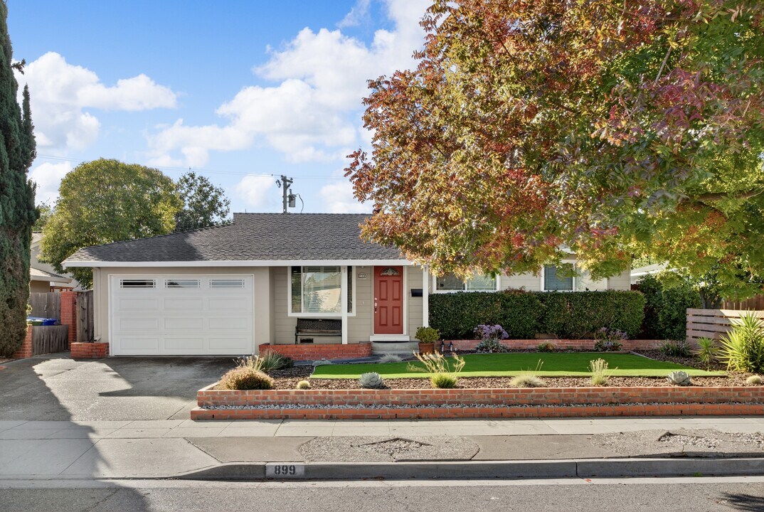 899 Ebbetts Dr in Campbell, CA - Building Photo