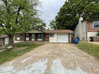 2733 Tiara Dr