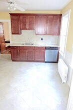 58 Dartmouth St, Unit 1 in Belmont, MA - Foto de edificio - Building Photo