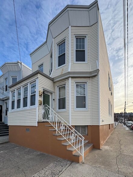 property at 4400 Liberty Ave