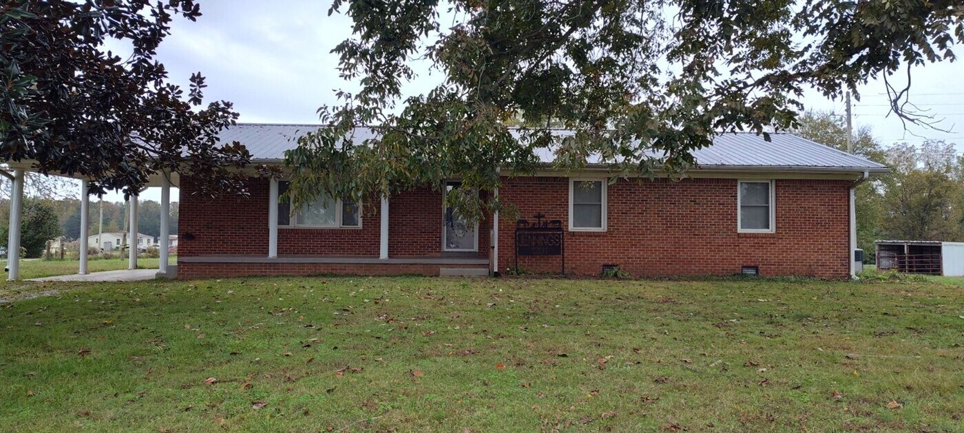 1201 Co Rd 1129 in Cullman, AL - Foto de edificio