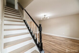 24 Delikat Ln in Sayreville, NJ - Building Photo - Building Photo