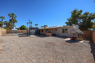 6530 E Sharon Dr in Scottsdale, AZ - Building Photo - Building Photo