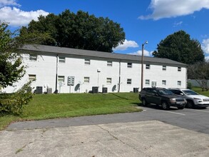 Fairfield Apartments in Winston-Salem, NC - Building Photo - Building Photo