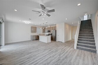 5733 Avondale Rise Wy in Las Vegas, NV - Building Photo - Building Photo