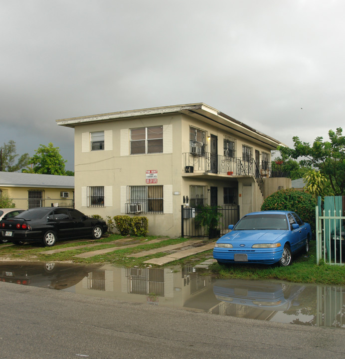 131 NE 75th St in Miami, FL - Building Photo