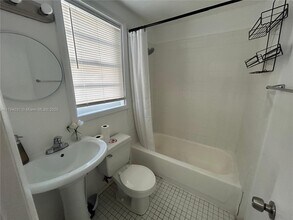 300 Sunset Dr in Fort Lauderdale, FL - Foto de edificio - Building Photo