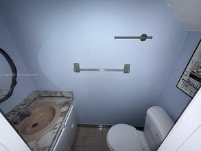 1255 W 53rd St in Hialeah, FL - Building Photo - Building Photo