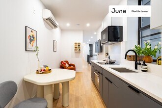 1, Unit 2 in New York, NY - Building Photo - Building Photo