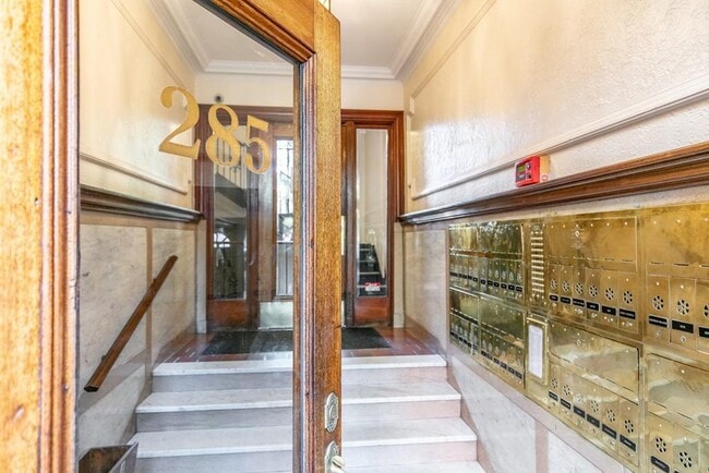285 Harvard St, Unit #110 in Cambridge, MA - Building Photo - Building Photo