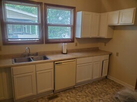 711 Edmund Ave, Unit 2 in St. Paul, MN - Building Photo