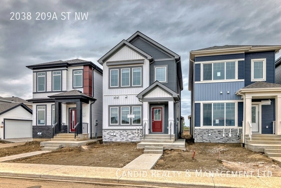 2038-209A 209 St NW in Edmonton, AB - Building Photo