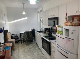 8 Ransom Rd, Unit 12 in Boston, MA - Building Photo