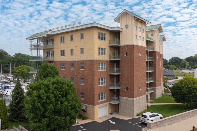 Riverwatch Condominiums in South Haven, MI - Building Photo - Building Photo