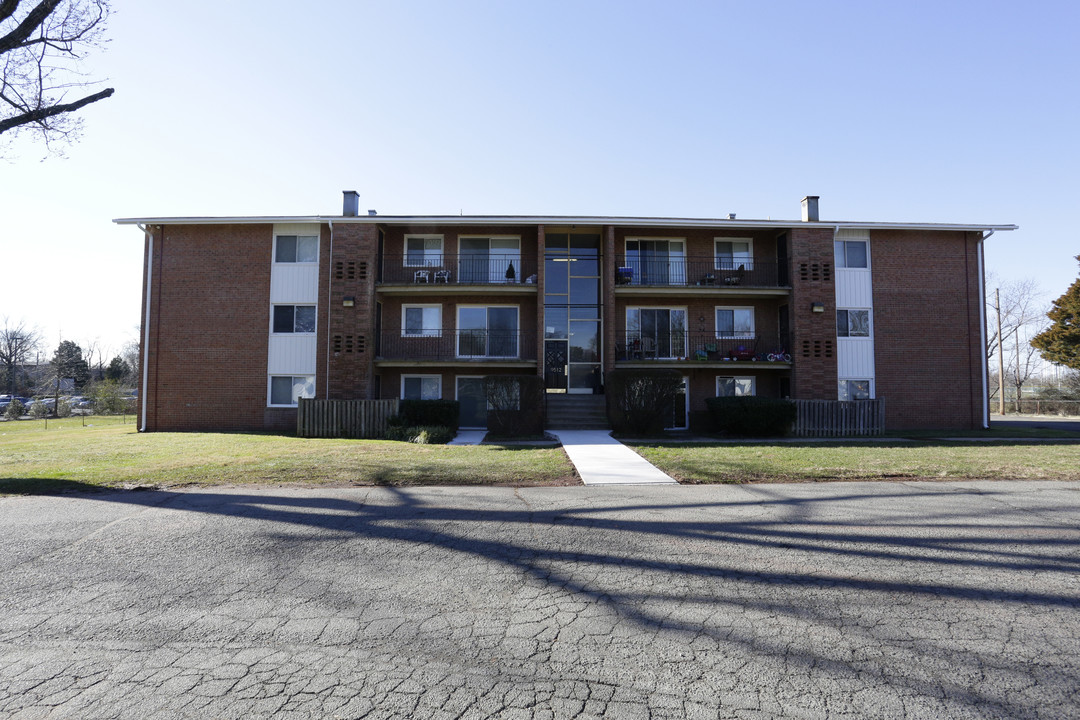 Fairview Arms in Manassas, VA - Building Photo