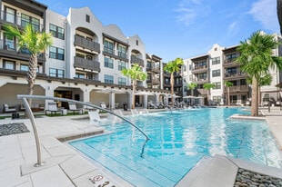 Palmilla Apartments in Pensacola, FL - Building Photo