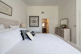 8824 Coral Palms Ct, Unit B in Kissimmee, FL - Building Photo - Building Photo