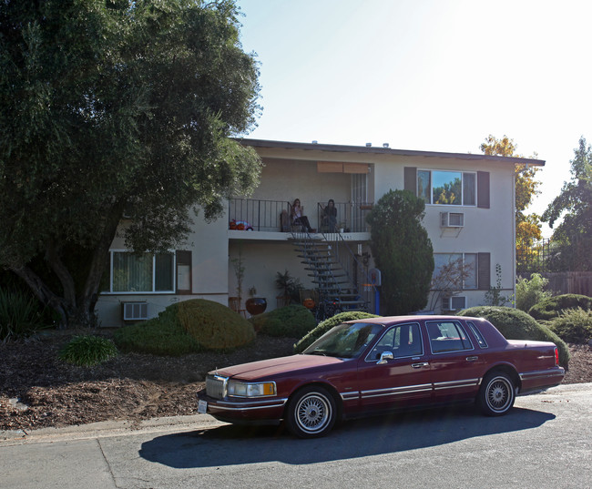 7965 Leona Way in Granite Bay, CA - Foto de edificio - Building Photo