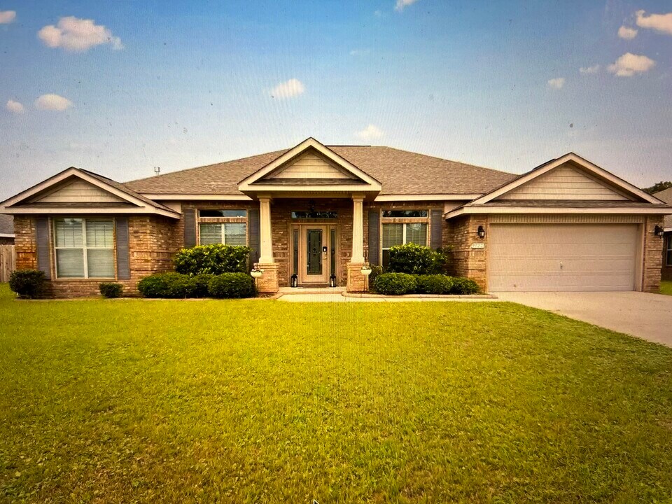 9722 Misty Meadow Ln in Navarre, FL - Building Photo