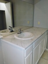 1612 Cedar Lake Dr, Unit B in Baton Rouge, LA - Foto de edificio - Building Photo