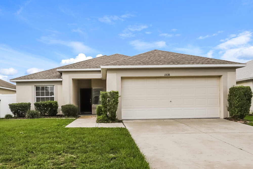 12038 Butler Woods Cir in Riverview, FL - Building Photo