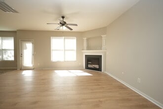 4909 Muskogee Dr in Charlotte, NC - Foto de edificio - Building Photo