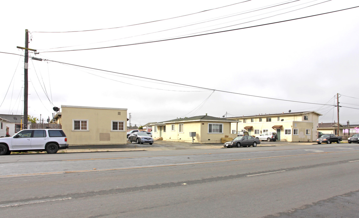 512 Williams Rd in Salinas, CA - Building Photo