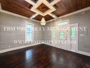 405 W Denton St in Ennis, TX - Building Photo - Building Photo