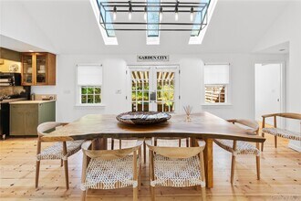 197 Hog Creek Rd in East Hampton, NY - Building Photo - Building Photo