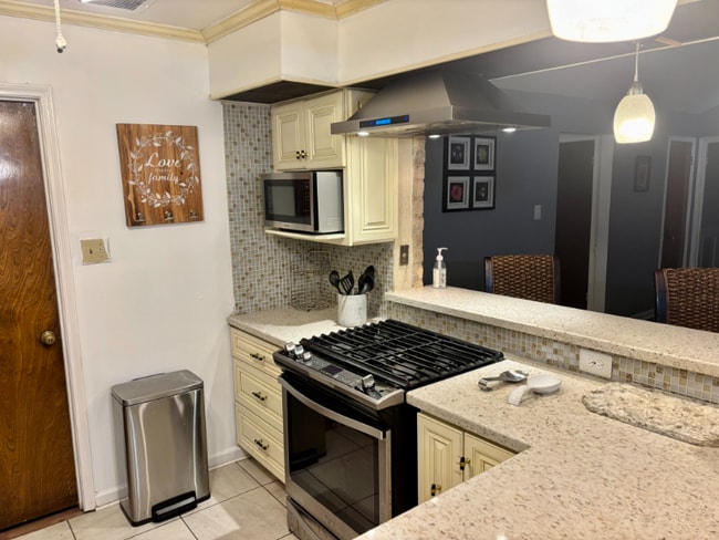 9319 Rentur Dr in Houston, TX - Building Photo - Building Photo