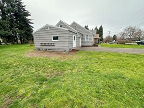 798 James St NE in Keizer, OR - Building Photo - Building Photo