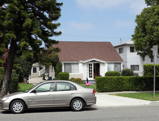 1117 17th St in Santa Monica, CA - Building Photo - Building Photo