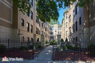 4040 N Ashland Ave, Unit M01B Apartments