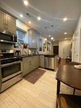 1111 N Ashland Ave in Chicago, IL - Building Photo - Building Photo
