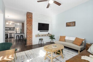 2636 Madison Ave in Kansas City, MO - Building Photo