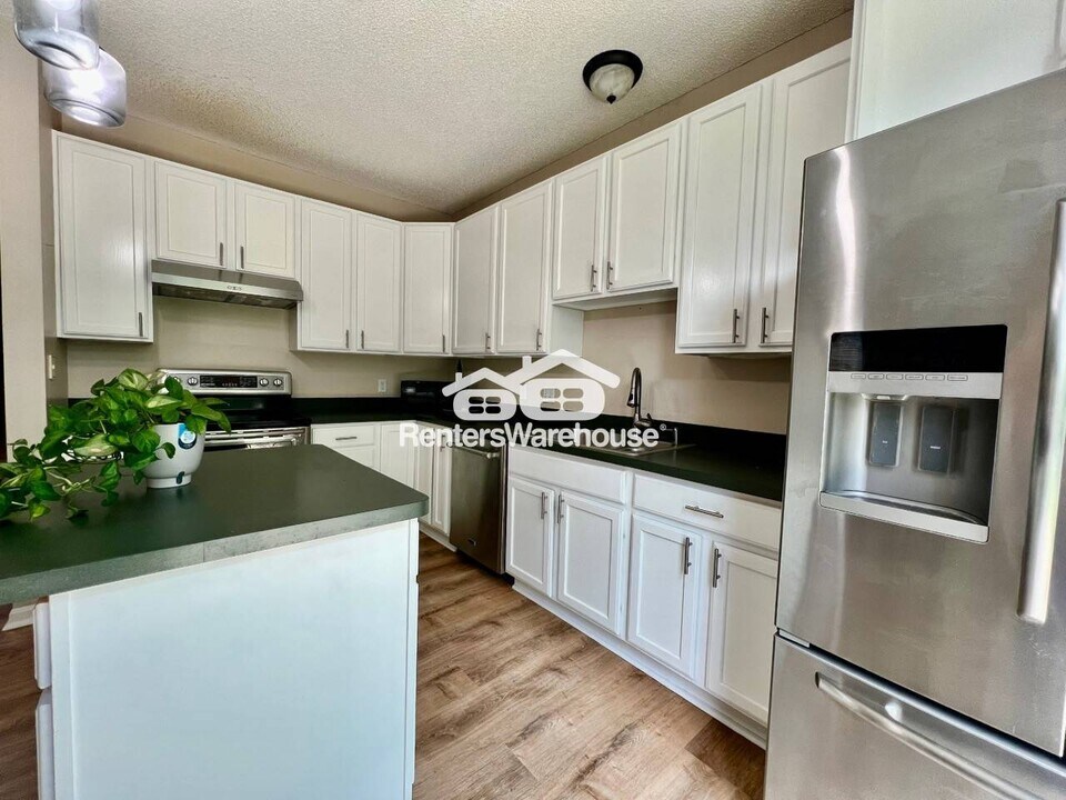 16799 39th Ave N in Minneapolis, MN - Building Photo