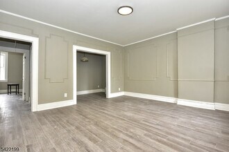 36 Park Ave in Rutherford, NJ - Building Photo - Building Photo